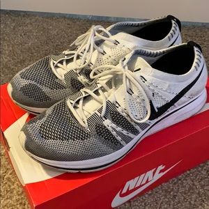 Nike Flyknit Trainers White Black 2017 “YeKnit”